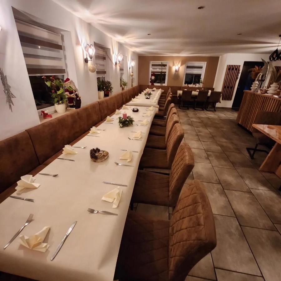 Zum Obstler - Gaststaette Und Pension Гера Экстерьер фото